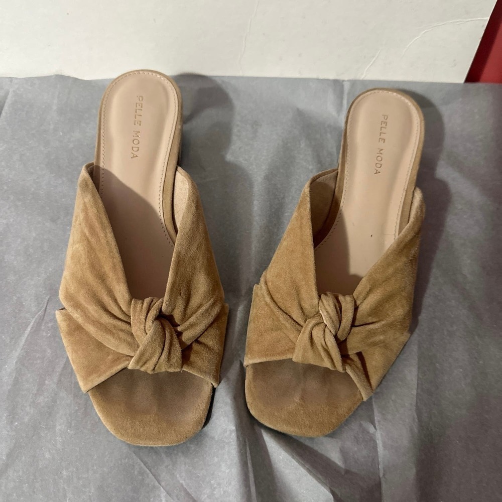 Pelle Moda sandals